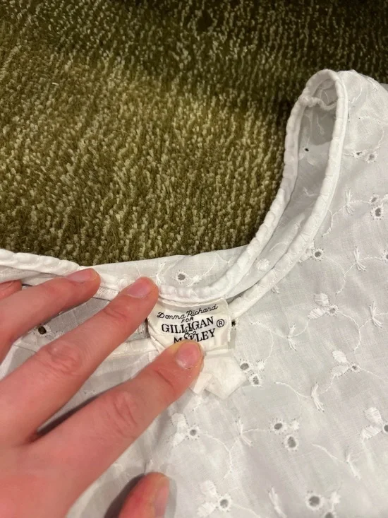 Vintage White Eyelet Cotton Top and Shorts Set (2) - Picture 7 of 12